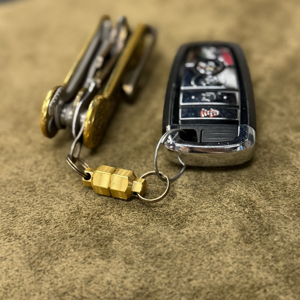 Brass-Engraverhand-KeyBar-and-Brass-MagNut-with-Car-Fob